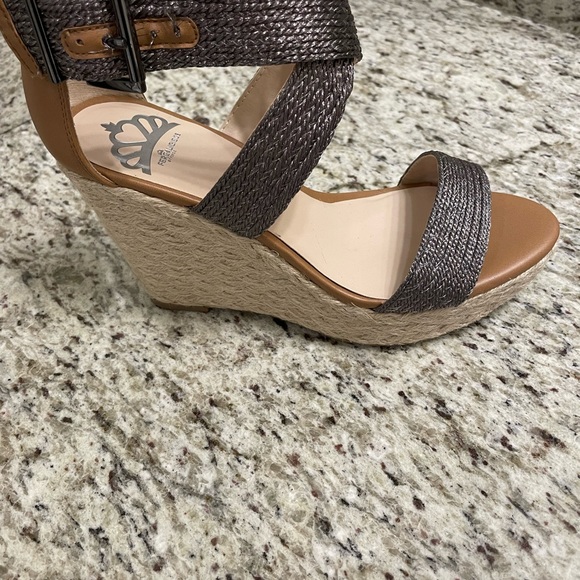 Pewter Fegalicious Wedges - Picture 4 of 10